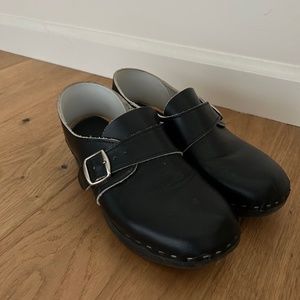 Black clog